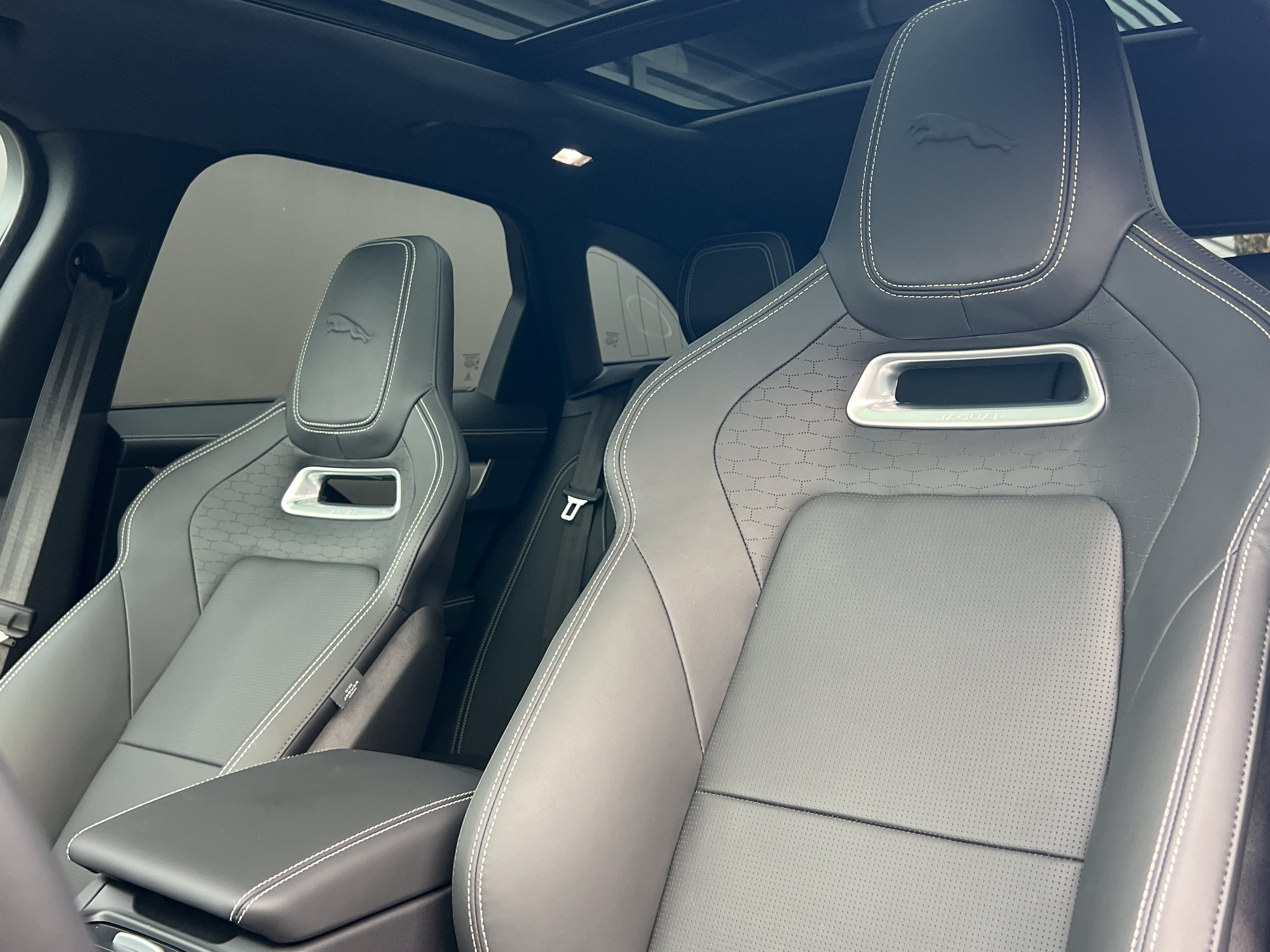 New 2026 Jaguar F-PACE R-Dynamic S AWD/4WD image 23