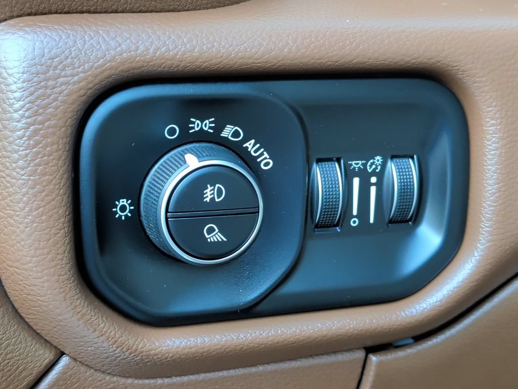 Used 2021 RAM 2500 Laramie AWD/4WD image 14