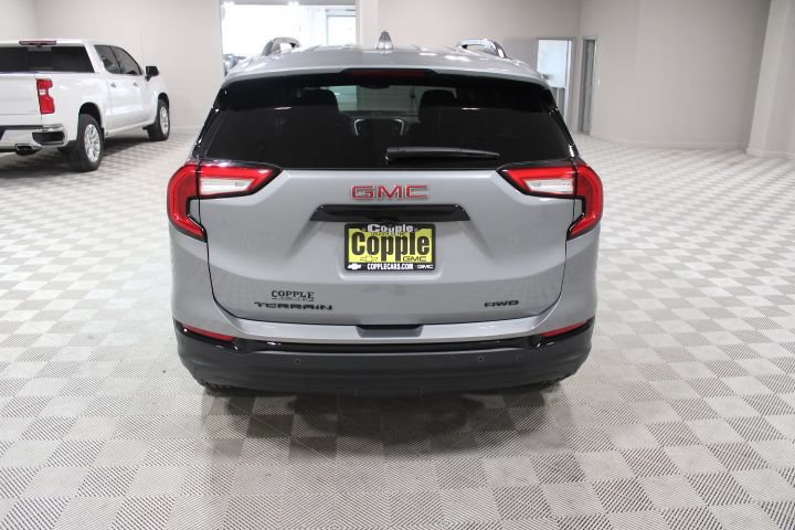 Used 2024 GMC Terrain SLT w/ Infotainment Package II AWD/4WD image 10