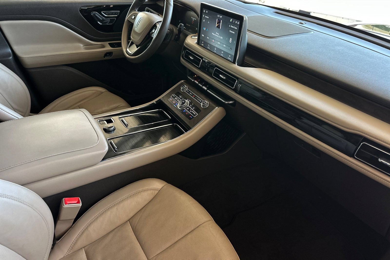 Certified 2023 Lincoln Aviator Reserve w/ Equipment Group 201A AWD/4WD image 16