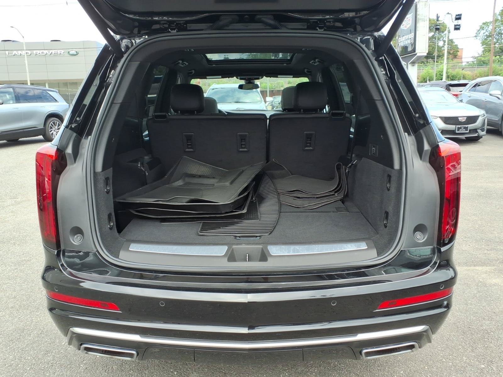 Certified 2024 Cadillac XT6 Luxury w/ LPO, Floor Liner Package AWD/4WD image 15