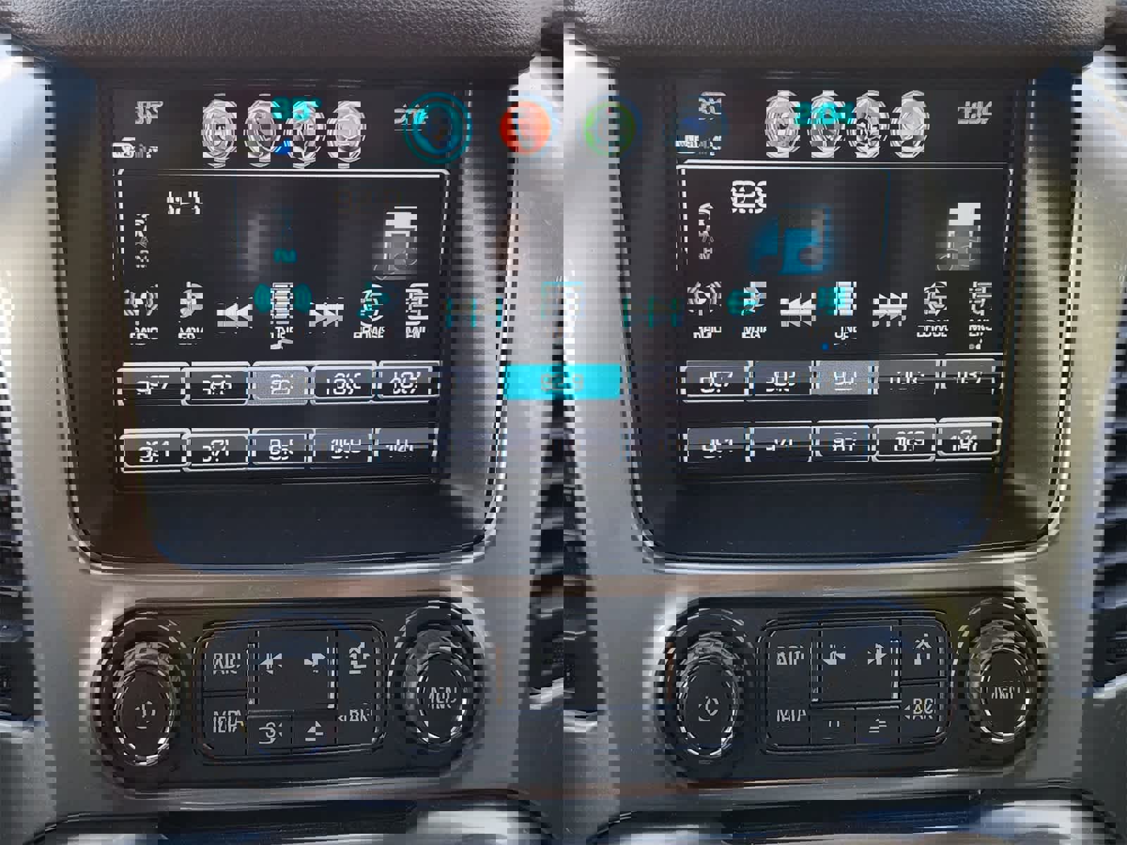 Used 2018 Chevrolet Tahoe Premier image 17