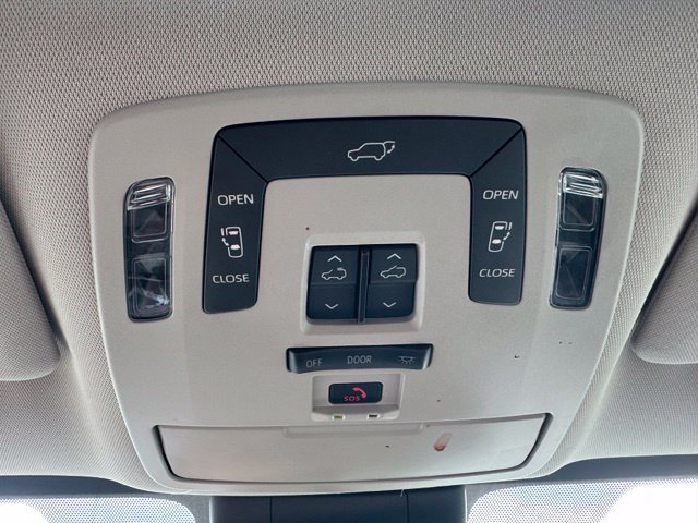 Used 2024 Toyota Sienna XLE w/ XLE Plus Package AWD/4WD image 30