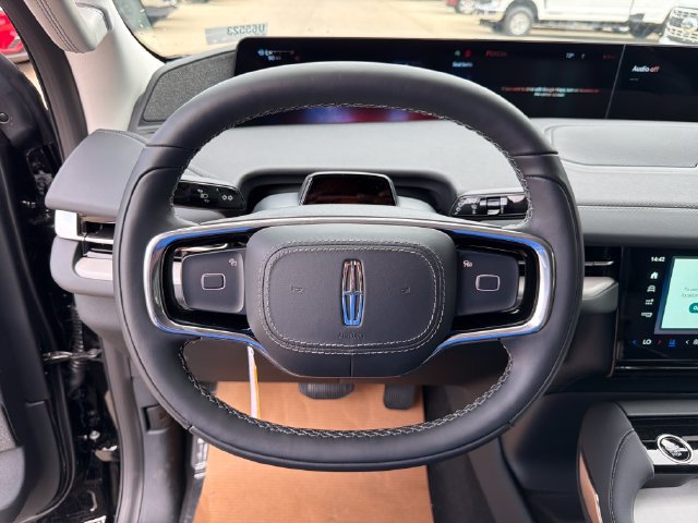 New 2026 Lincoln Navigator Reserve AWD/4WD image 24