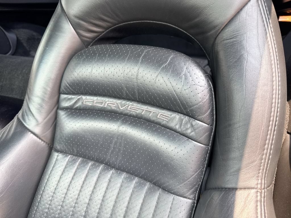 Used 1999 Chevrolet Corvette Coupe w/ Memory Pkg RWD image 23