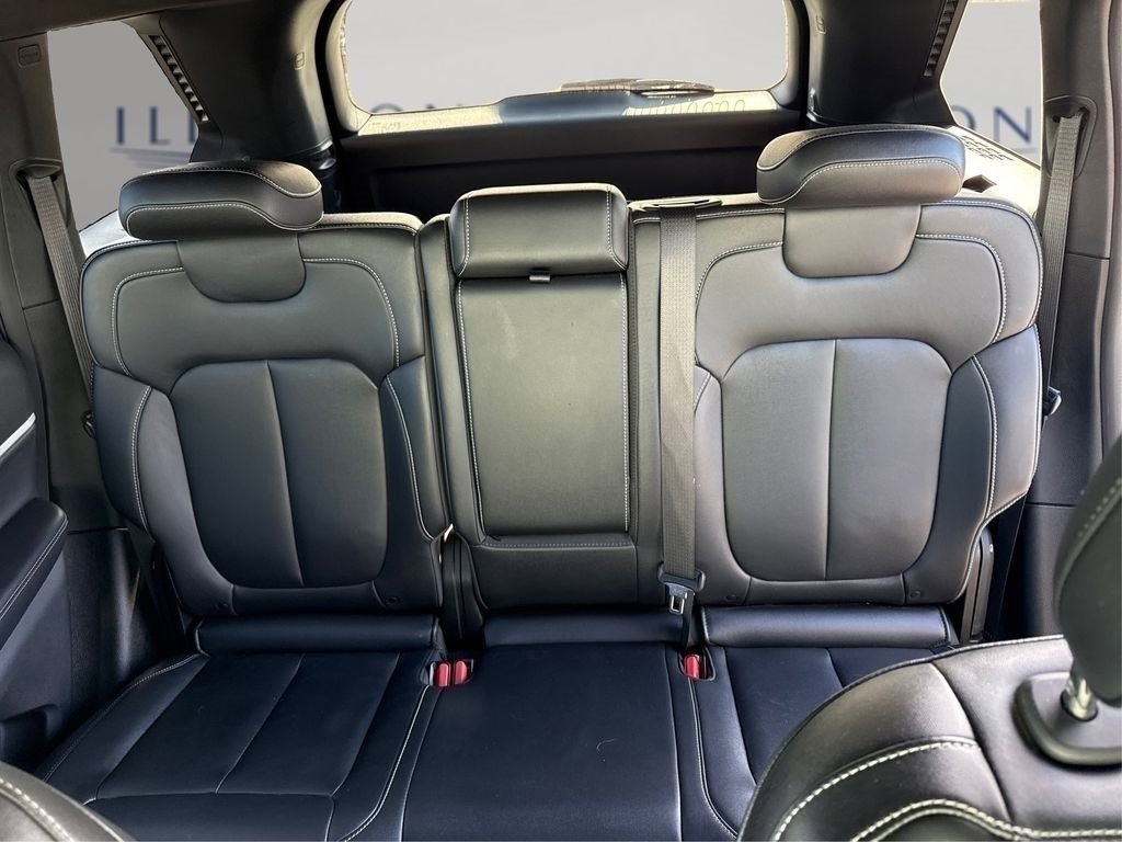 Used 2024 Jeep Grand Cherokee Limited w/ Black Appearance Package image 27