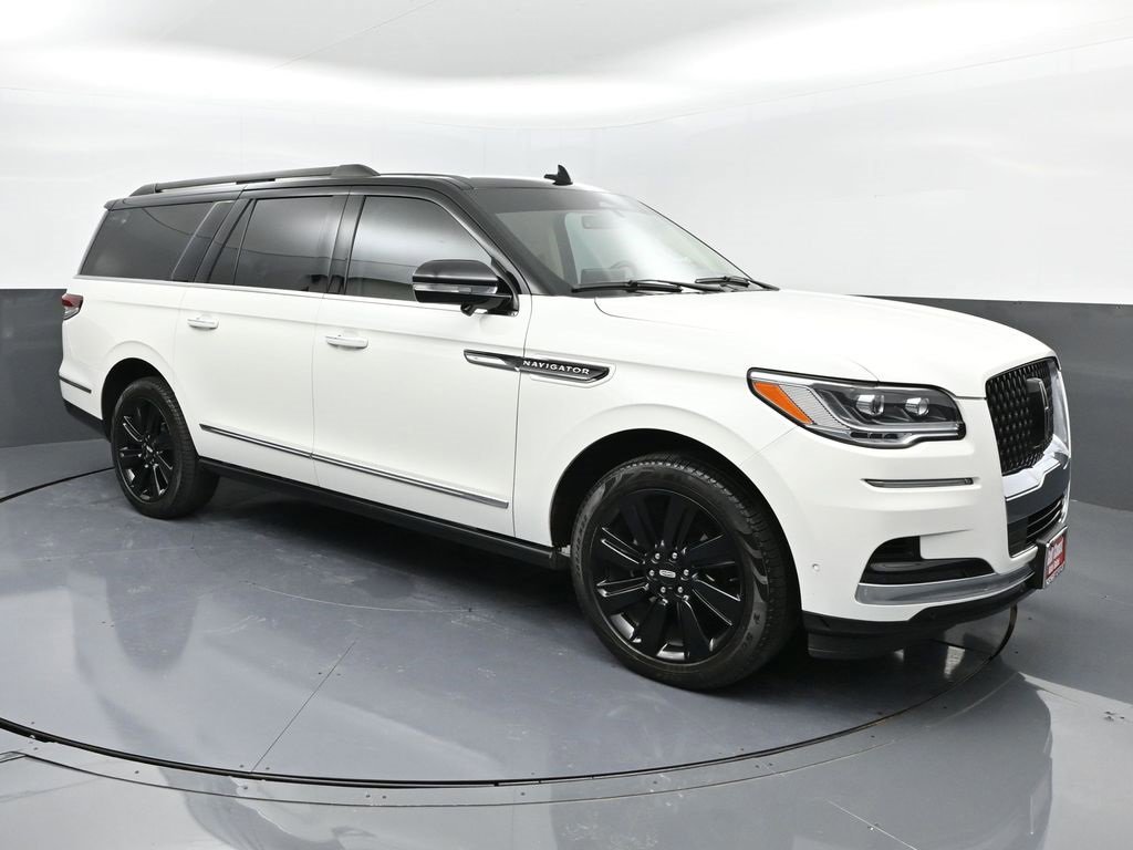 Used 2024 Lincoln Navigator L Black Label image 2