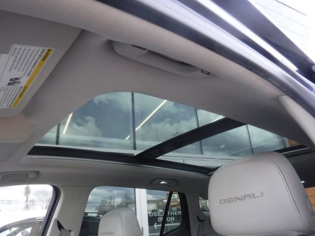 Used 2018 GMC Terrain Denali w/ Comfort Package AWD/4WD image 14
