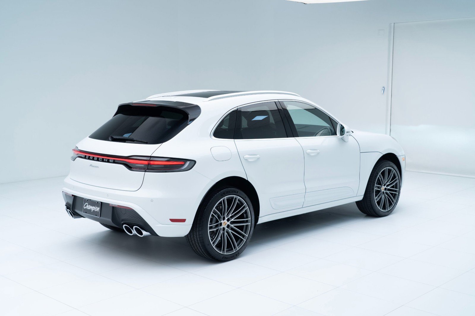 New 2026 Porsche Macan image 9