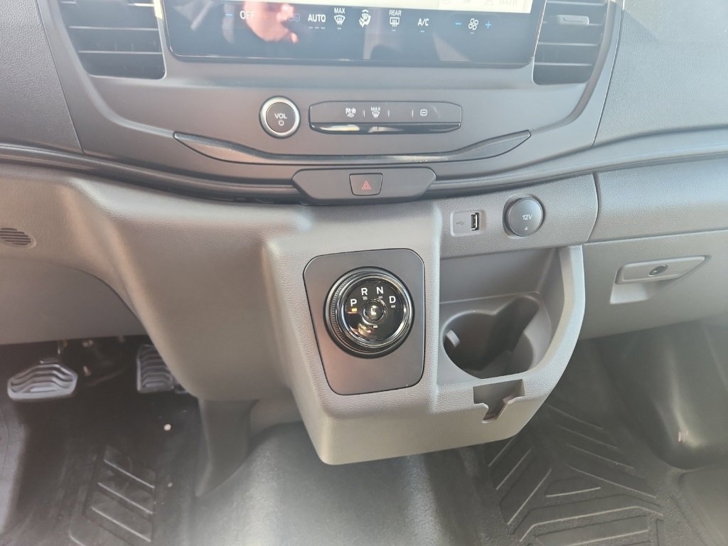 Used 2023 Ford E-Transit Medium Roof image 11