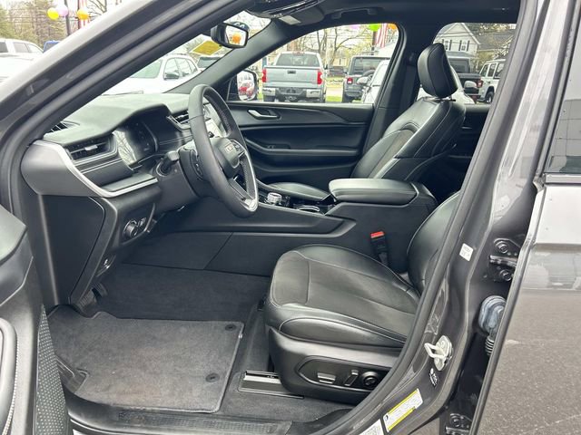 Used 2023 Jeep Grand Cherokee L Laredo AWD/4WD image 13