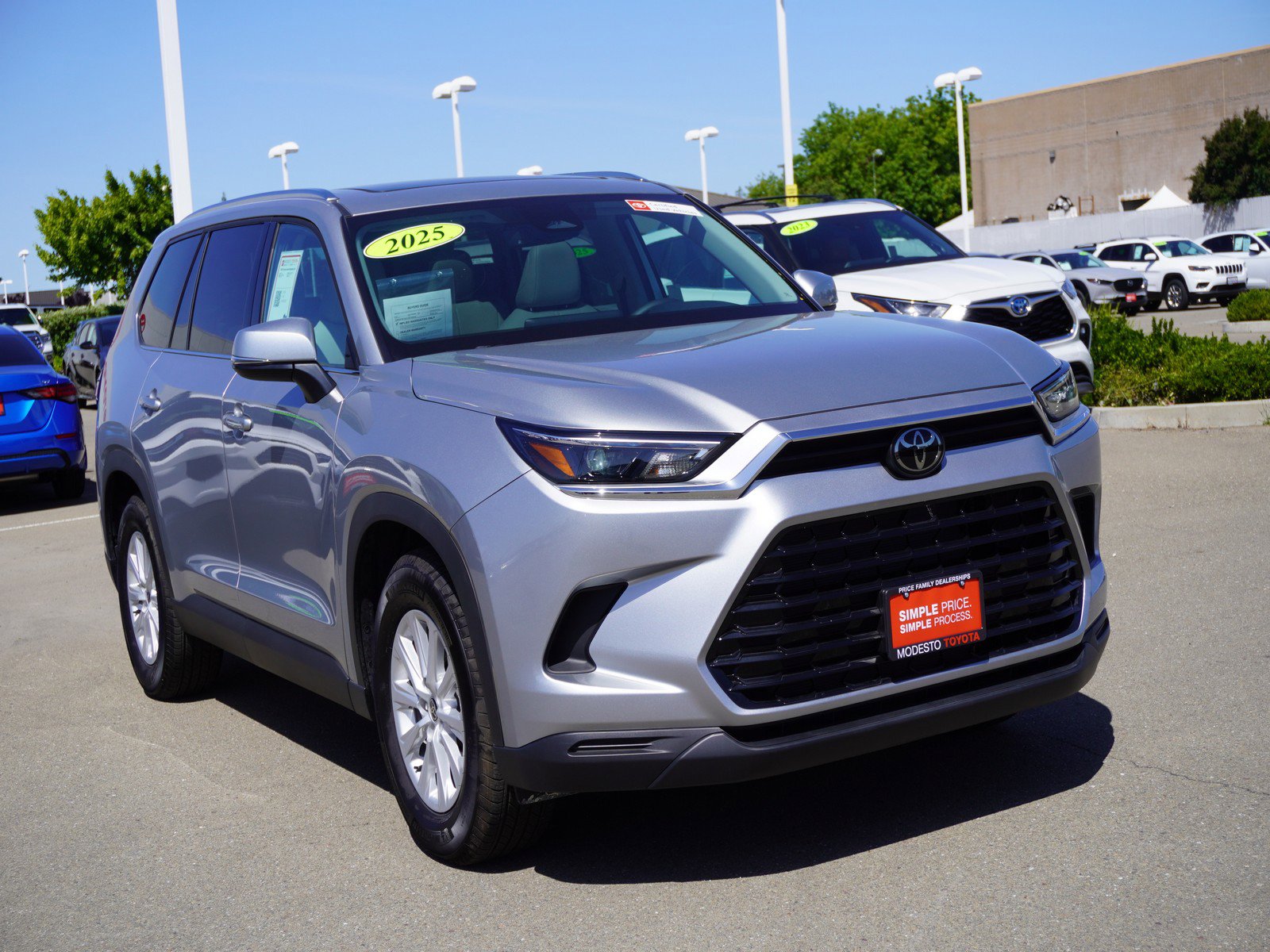 Used 2025 Toyota Grand Highlander FWD image 1