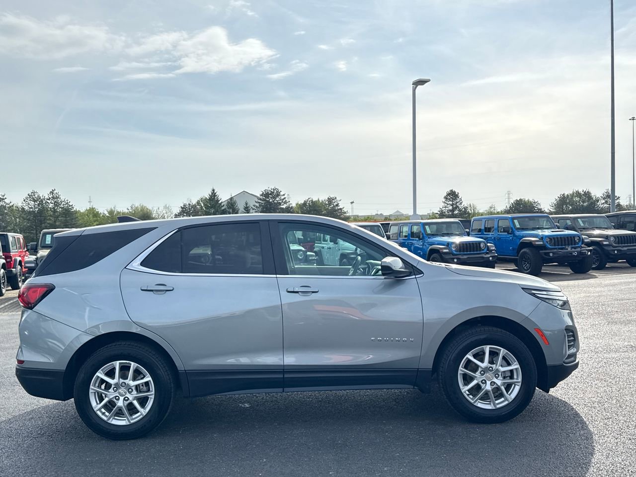 Used 2023 Chevrolet Equinox LT w/ LPO, Floor Liner Package AWD/4WD image 2