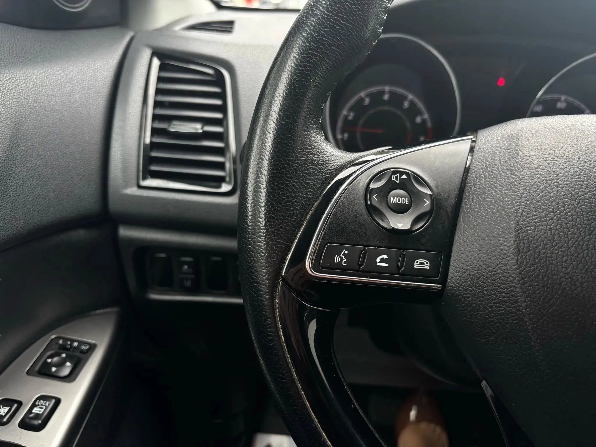 Used 2022 Mitsubishi Outlander Sport SE image 39