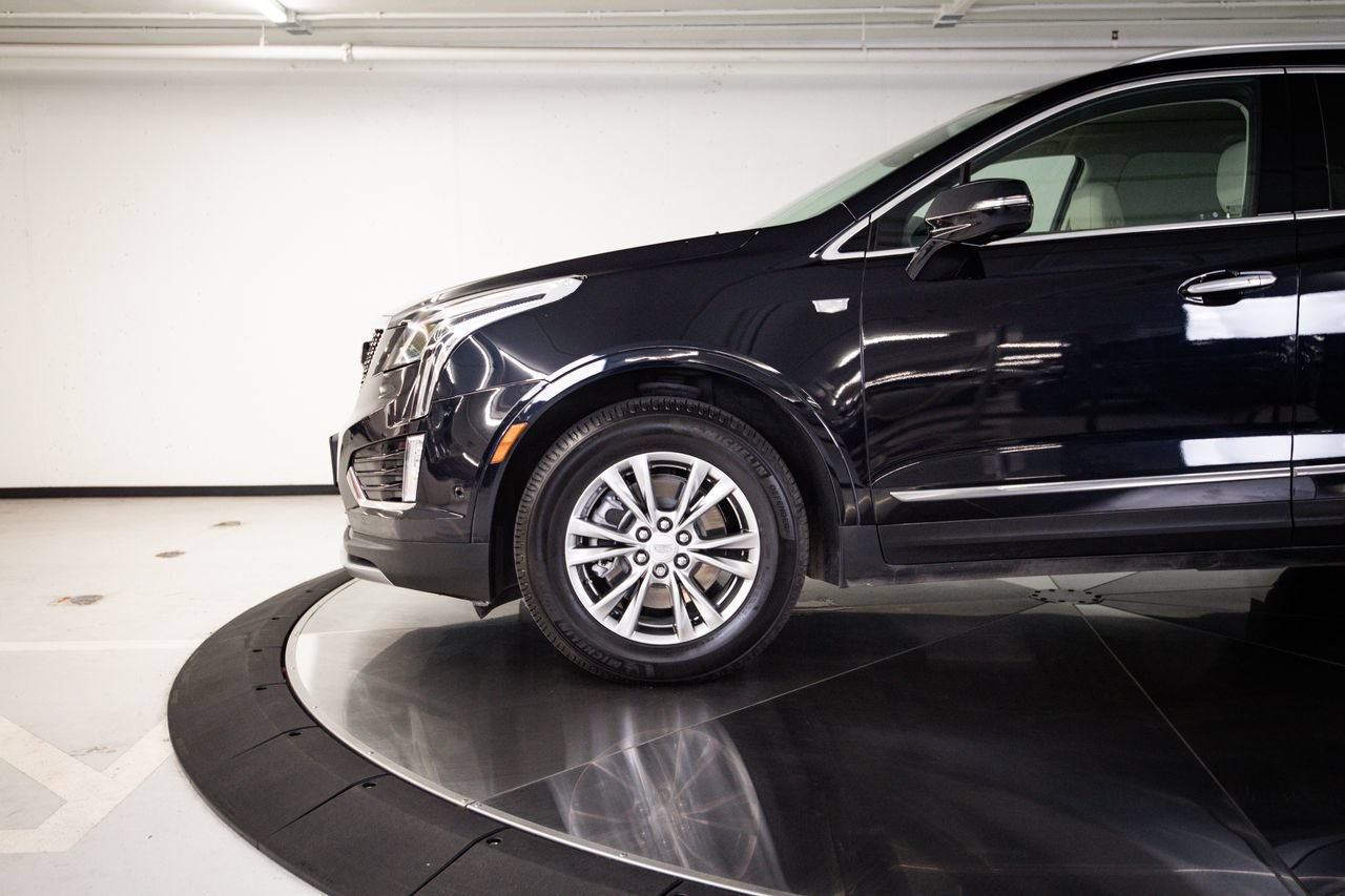 Used 2022 Cadillac XT5 Premium Luxury w/ Technology Package FWD image 11