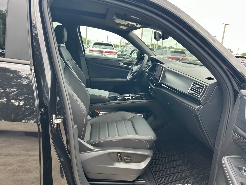 New 2026 Volkswagen Atlas Cross Sport SEL R-Line AWD/4WD image 35