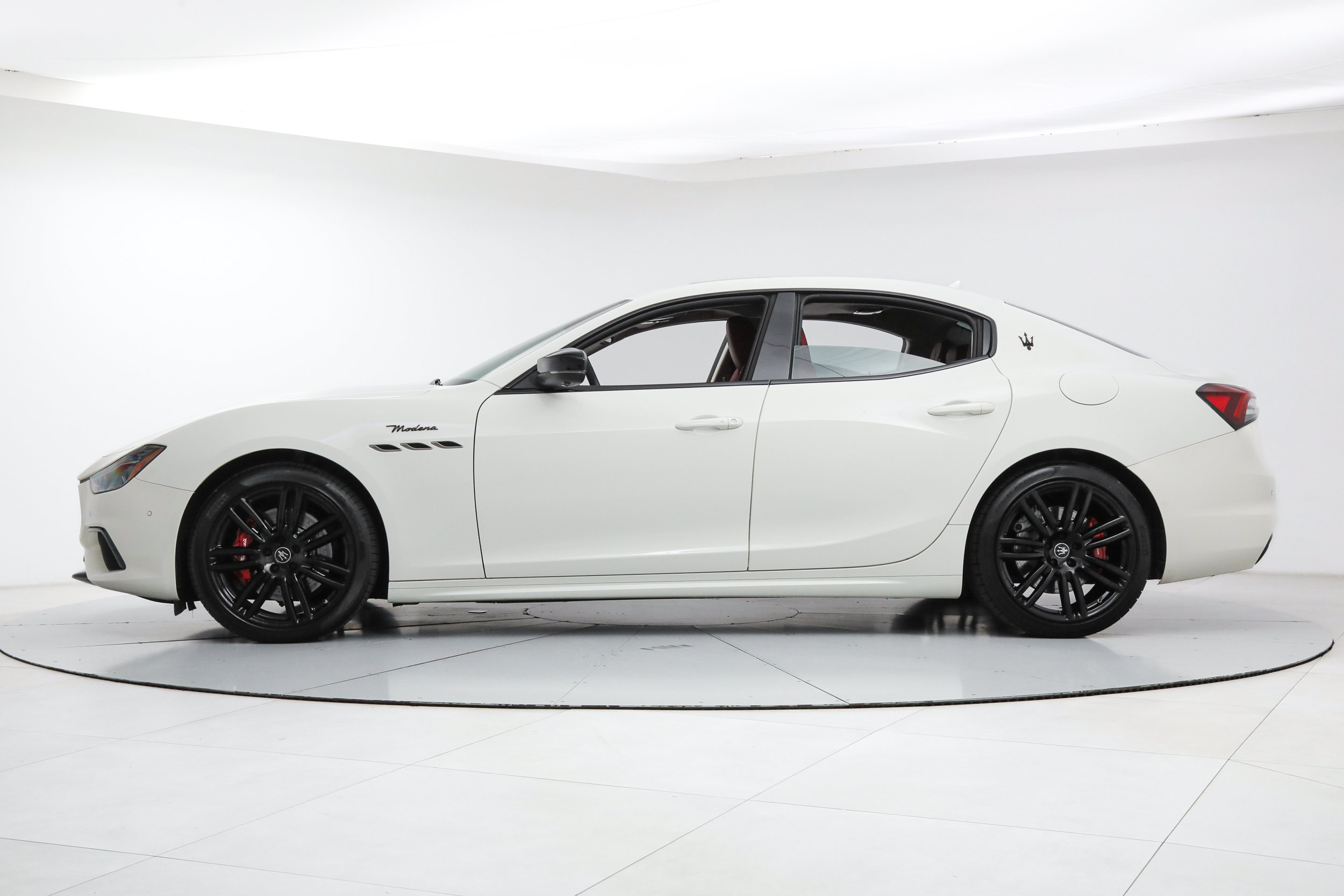 Certified 2023 Maserati Ghibli Modena RWD image 2