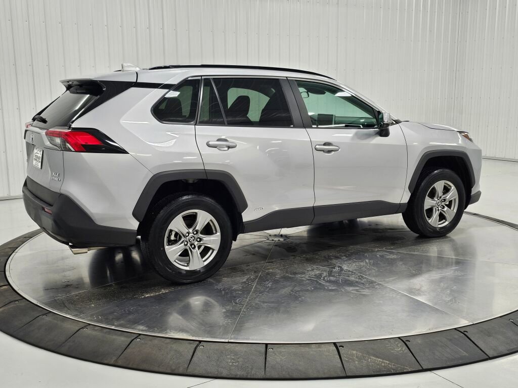Used 2024 Toyota RAV4 XLE image 32