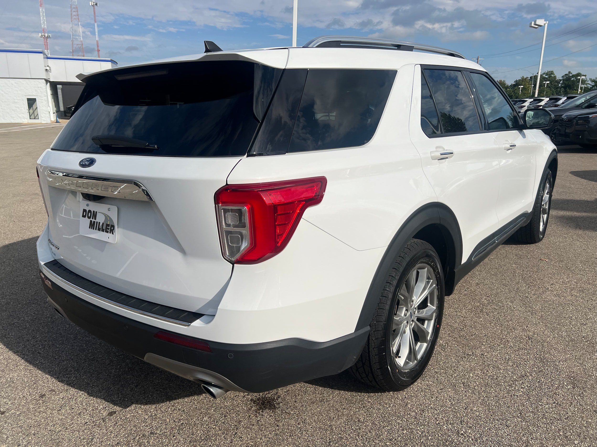 Used 2022 Ford Explorer Limited RWD image 7