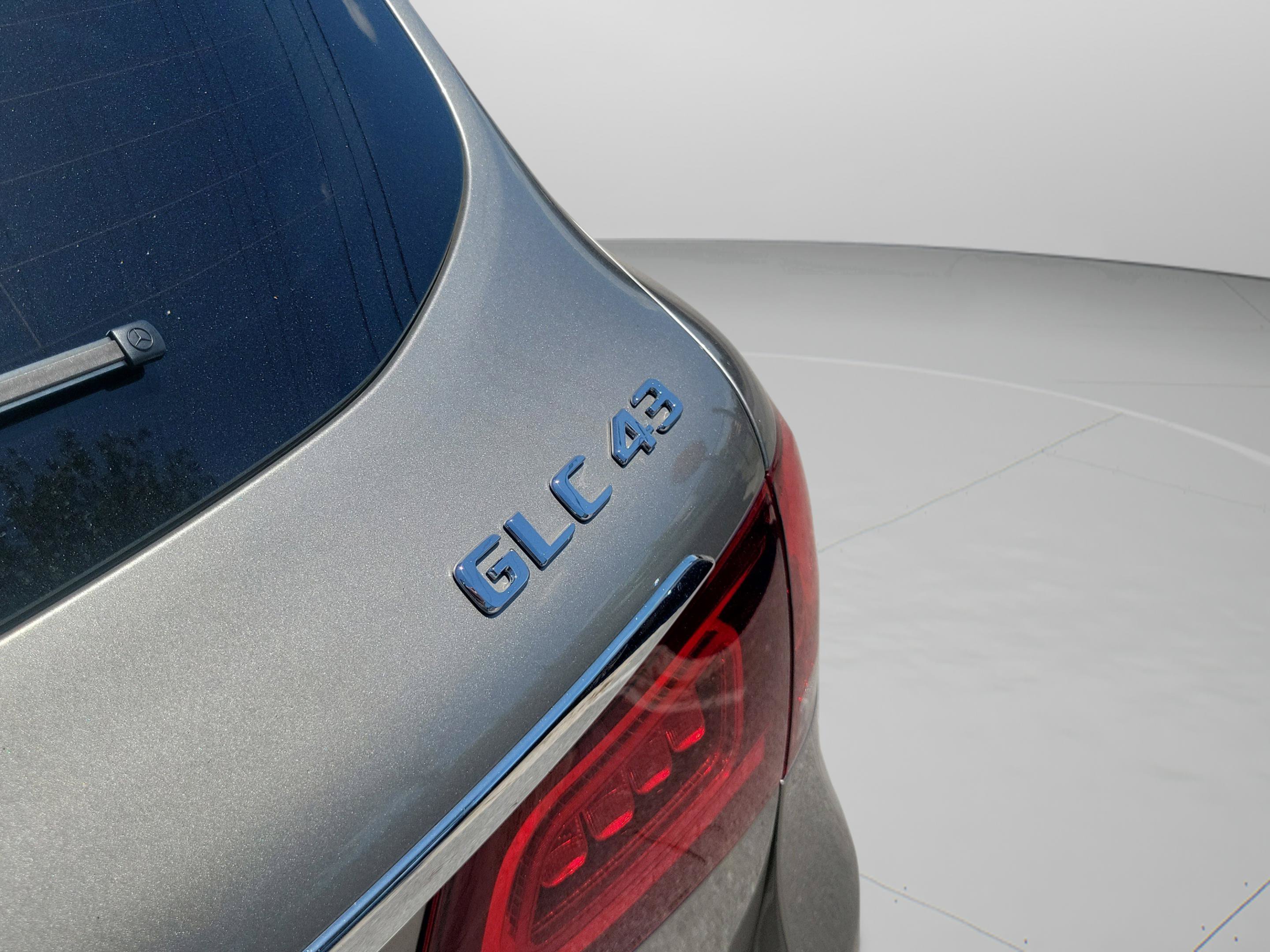 Certified 2022 Mercedes-Benz GLC 43 AMG 4MATIC image 33