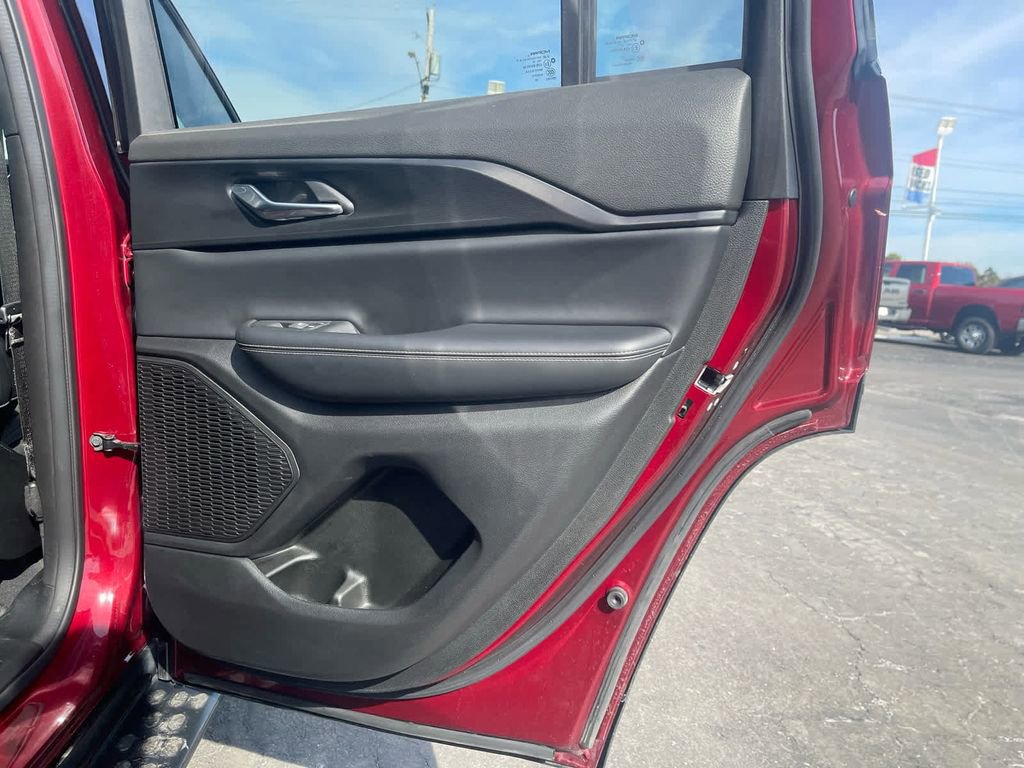 Used 2024 Jeep Grand Cherokee Altitude image 12