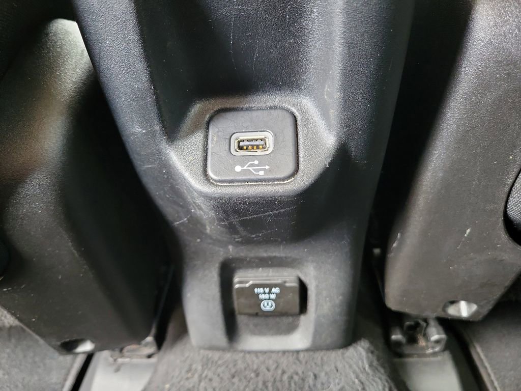 Used 2019 Jeep Renegade Latitude w/ Popular Equipment Group FWD image 12