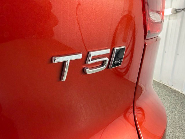 Used 2019 Volvo XC40 T5 Momentum AWD/4WD image 31