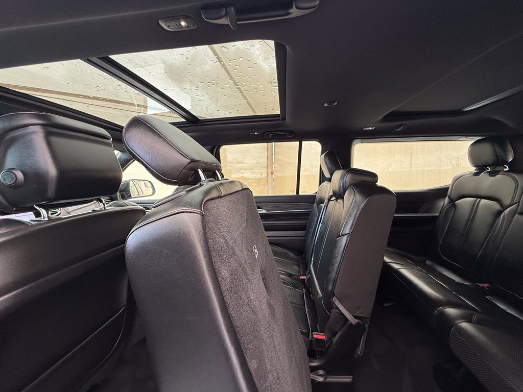 Used 2022 Jeep Wagoneer Series II w/ Premium Group I AWD/4WD image 26