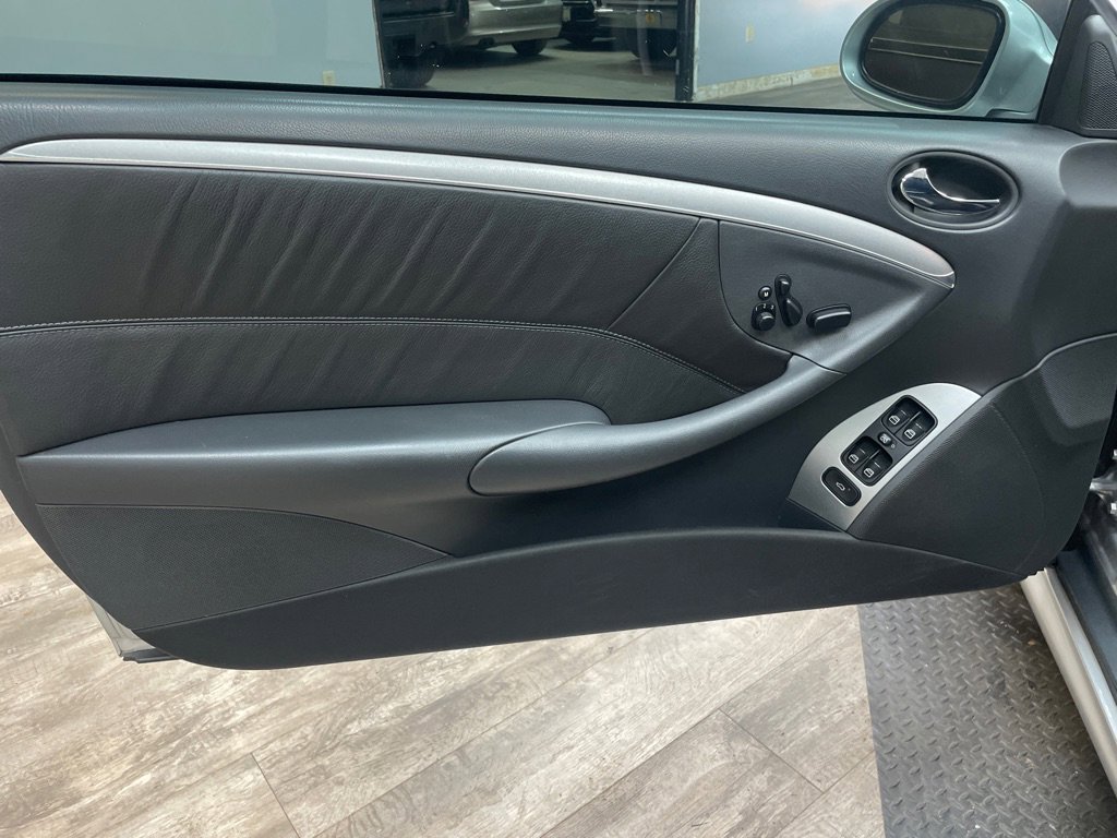 Used 2005 Mercedes-Benz CLK 55 AMG Cabriolet image 24