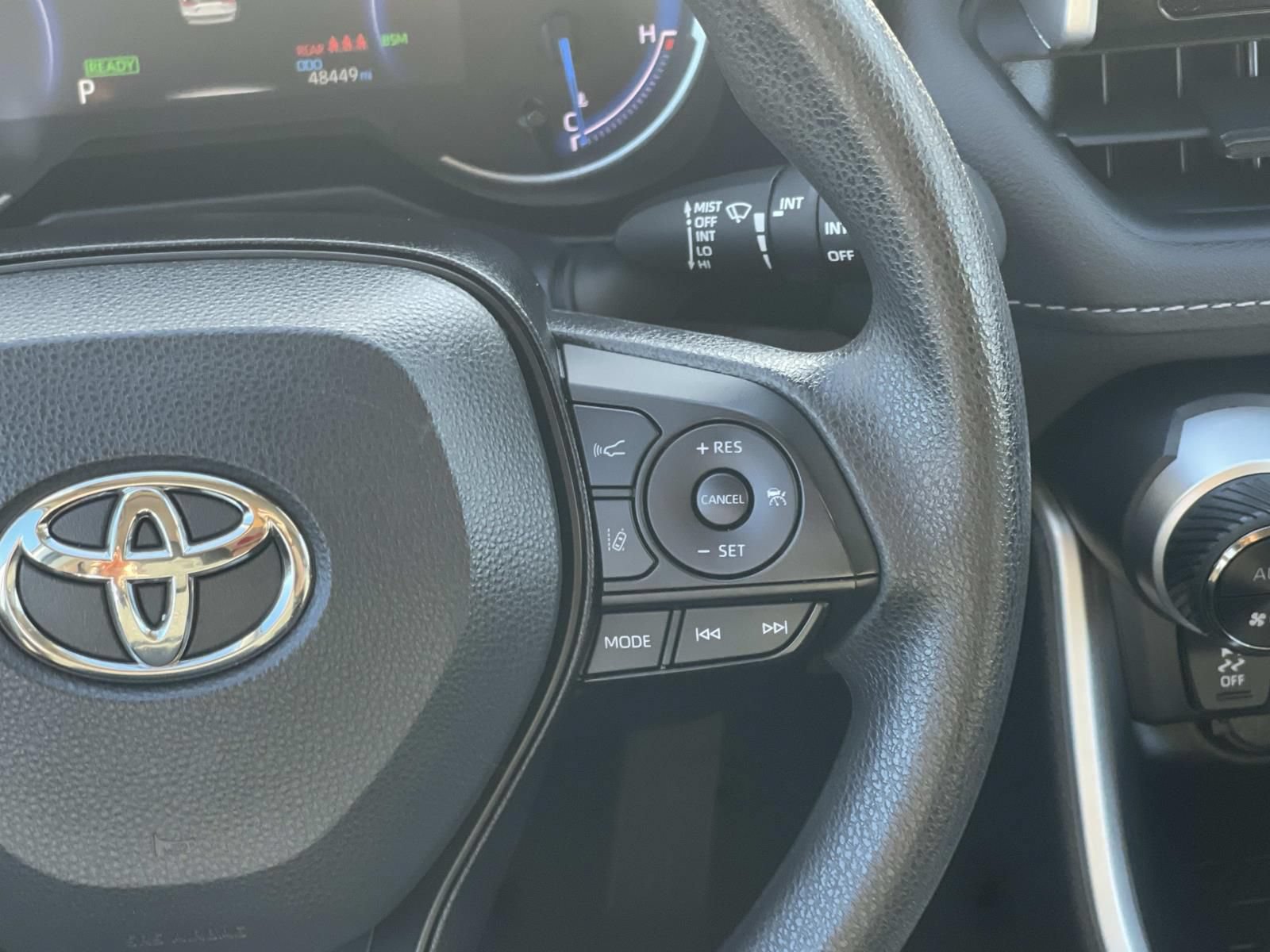 Used 2025 Toyota RAV4 XLE AWD/4WD image 11