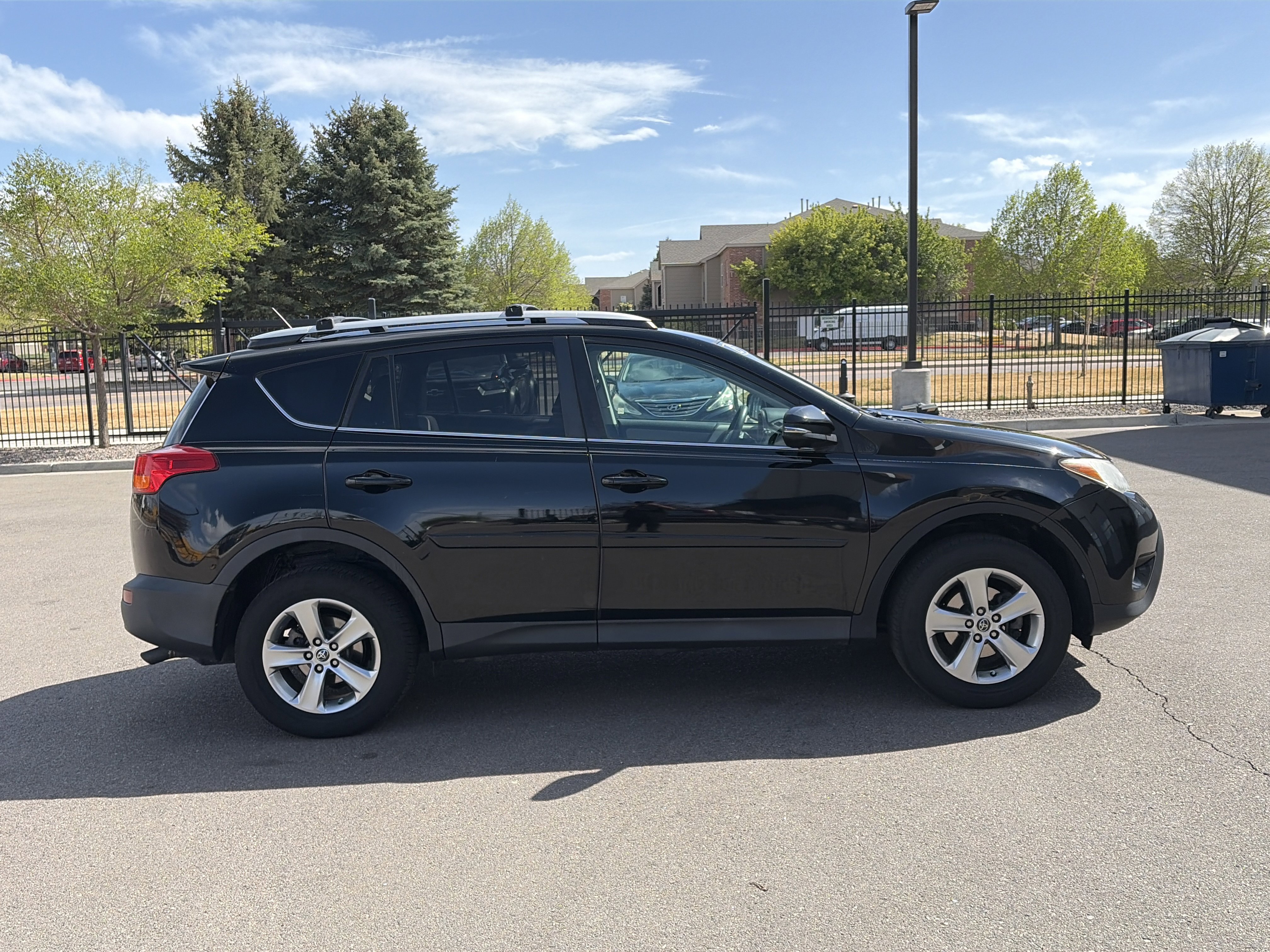 Used 2015 Toyota RAV4 XLE AWD/4WD image 4