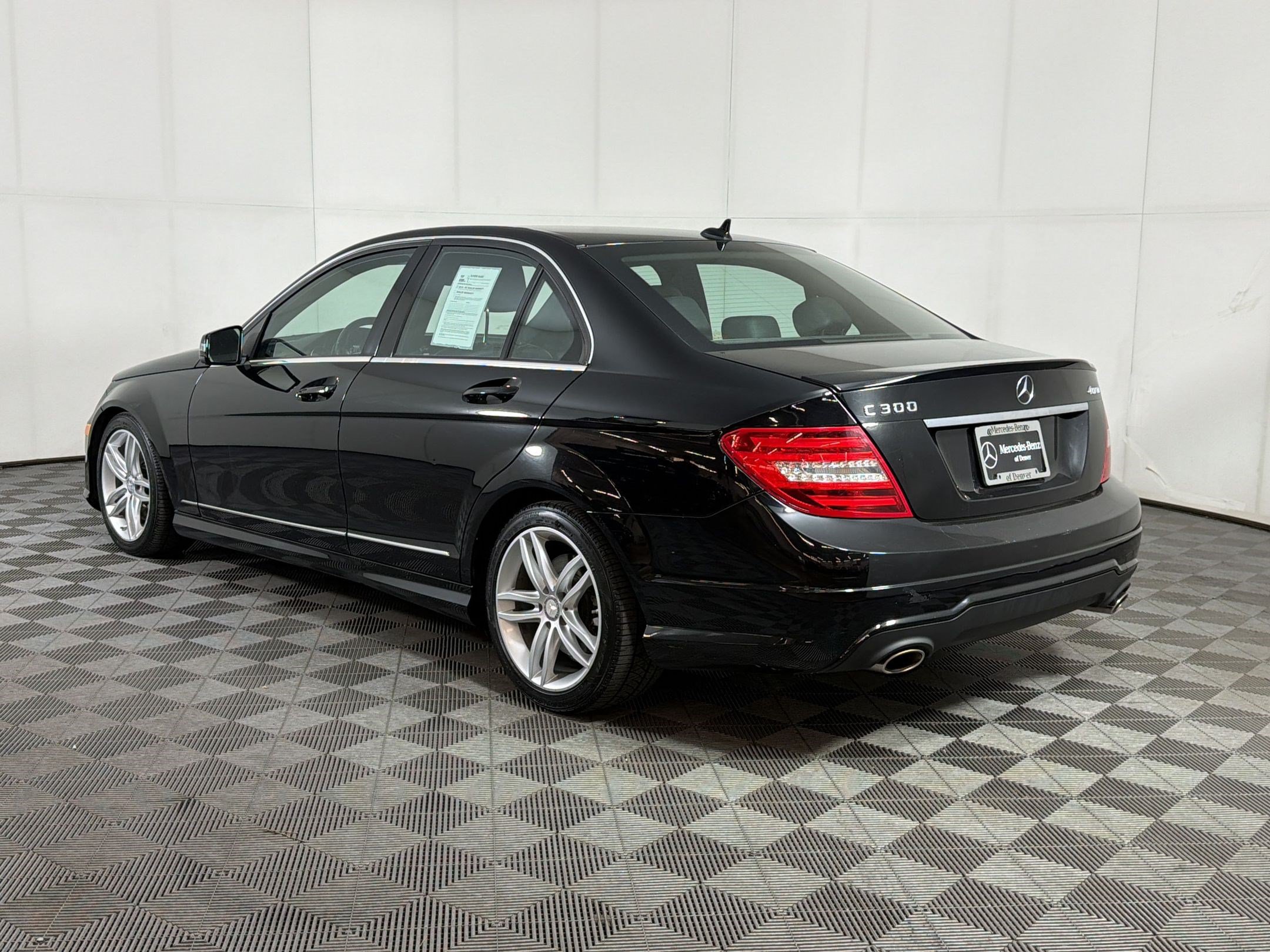 Used 2013 Mercedes-Benz C 300 4MATIC Sedan image 3