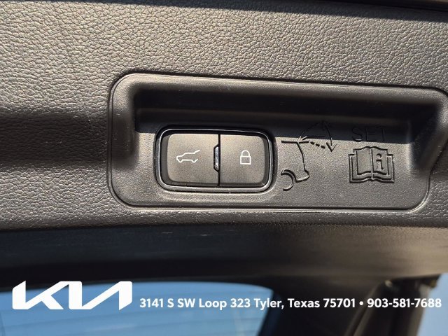 Used 2020 Ford Explorer XLT w/ Equipment Group 202A AWD/4WD image 10