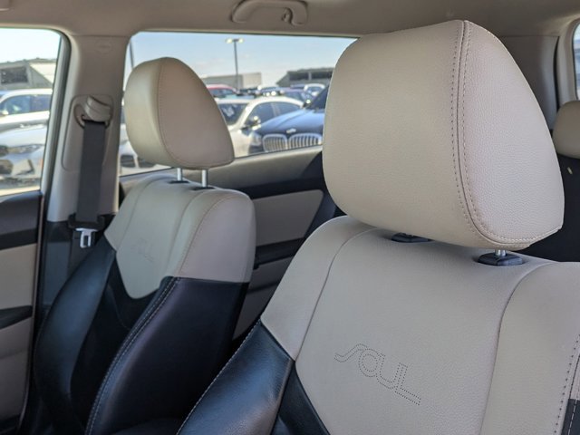 Used 2013 Kia Soul ! w/ Premium Pkg image 14