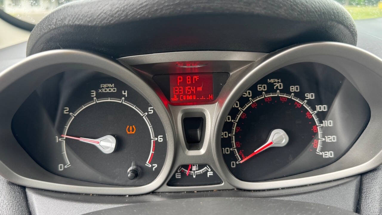 Used 2013 Ford Fiesta Titanium FWD image 11