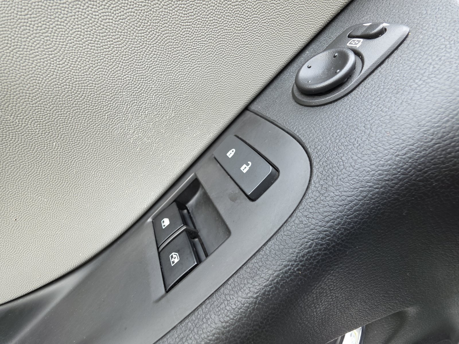 Used 2013 Chevrolet Camaro LS RWD image 24