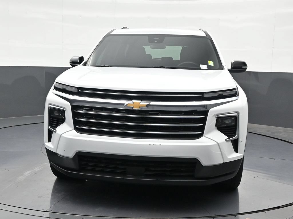 Used 2025 Chevrolet Traverse LT FWD image 9