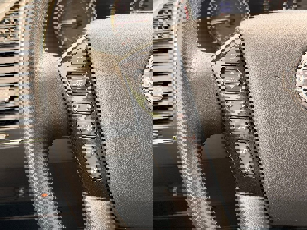 Used 2024 Nissan Armada SV image 28