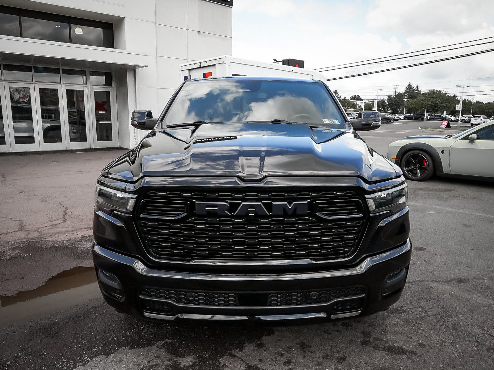 Used 2025 RAM 1500 Big Horn AWD/4WD image 2
