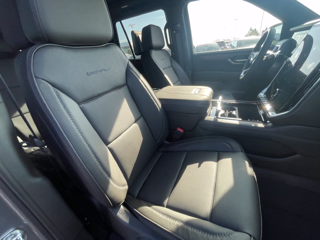 New 2026 GMC Yukon Denali w/ Advanced Technology Package AWD/4WD image 28