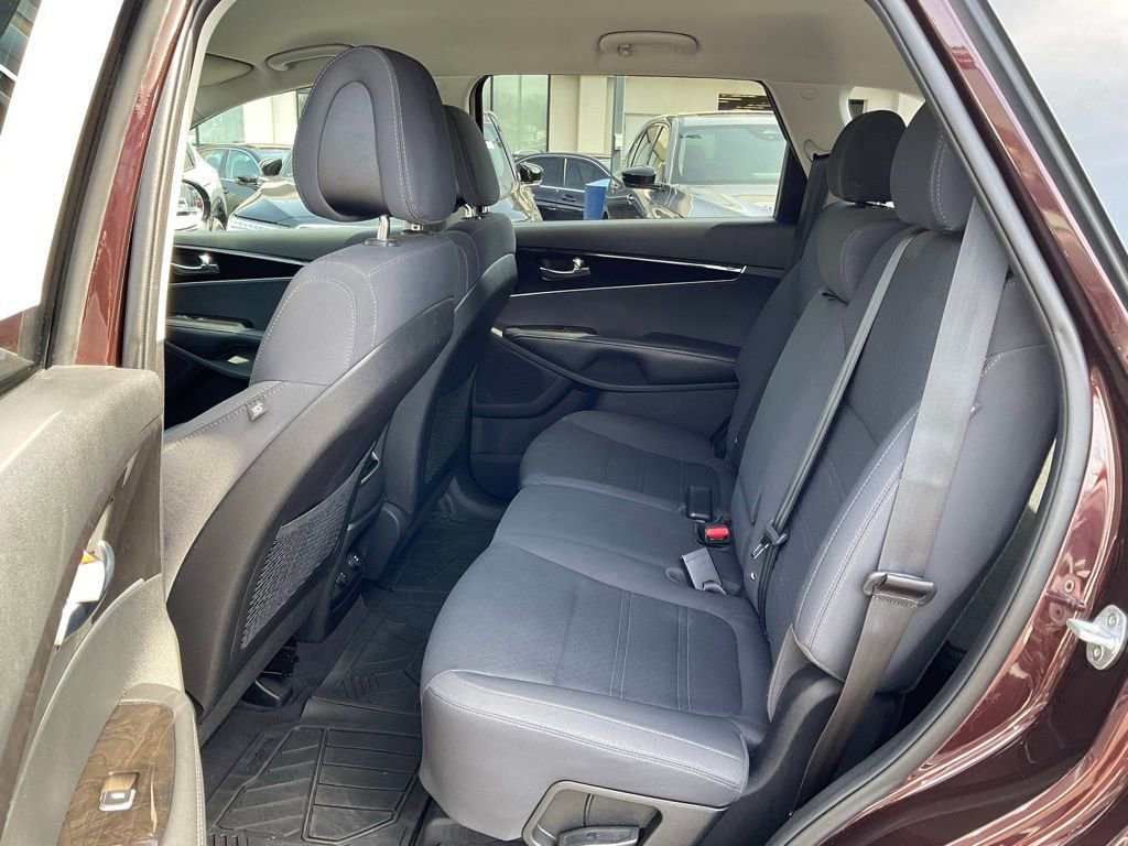 Used 2016 Kia Sorento LX w/ LX Convenience Package image 22