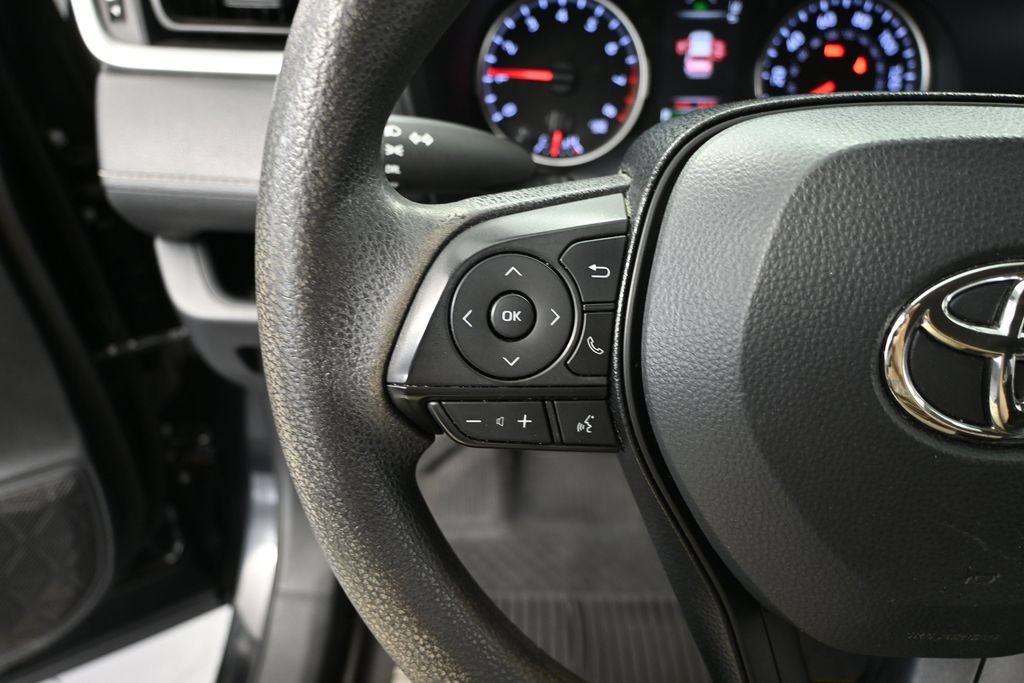 Used 2020 Toyota RAV4 LE w/ All Weather Liner Package AWD/4WD image 26