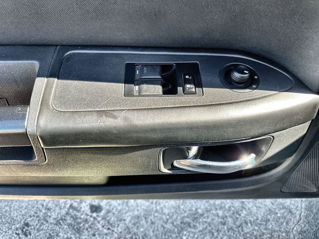 Used 2014 Dodge Challenger SXT image 22