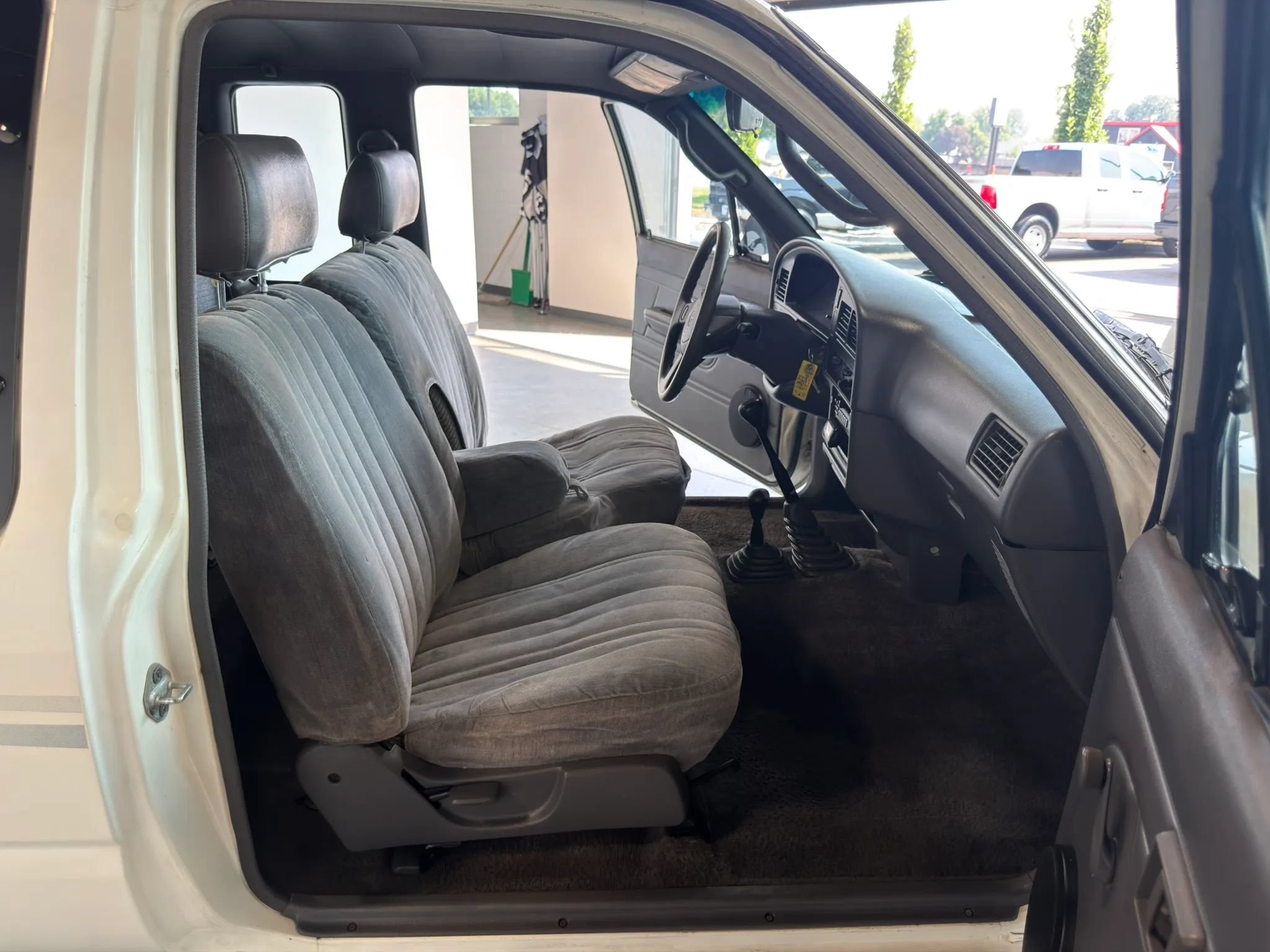 Used 1992 Toyota Pickup Deluxe AWD/4WD image 21