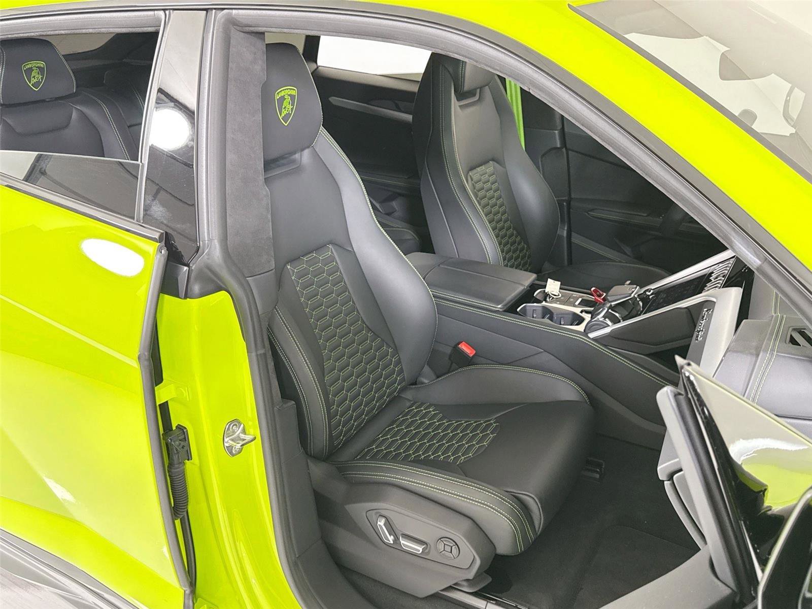 Used 2024 Lamborghini Urus S image 32