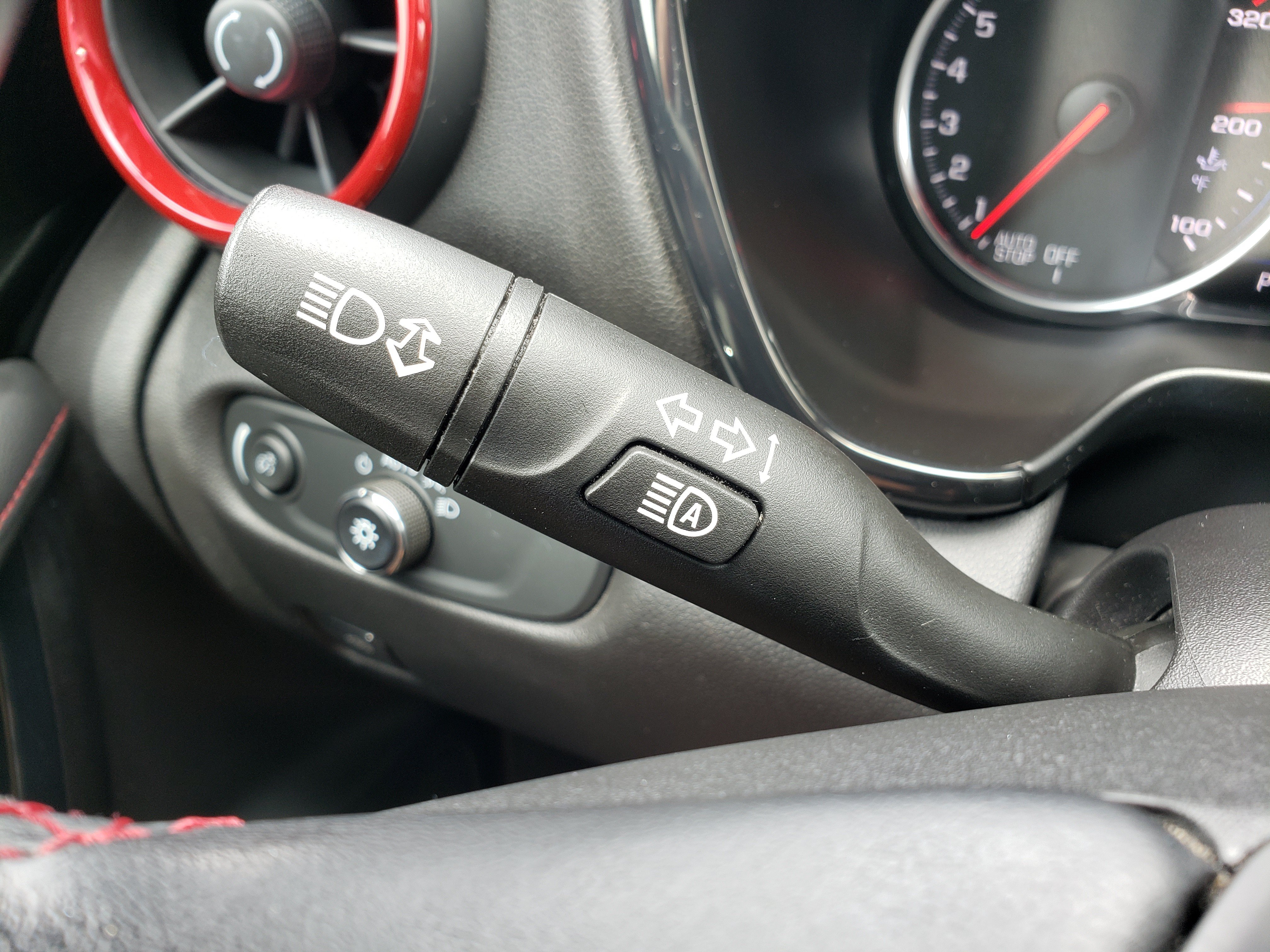 Used 2021 Chevrolet Blazer RS w/ Enhanced Convenience Package FWD image 17