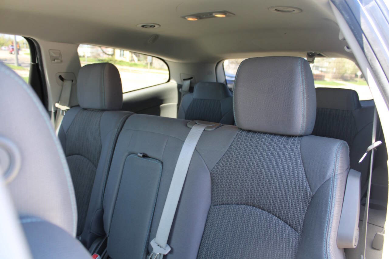Used 2015 Chevrolet Traverse LS FWD image 17