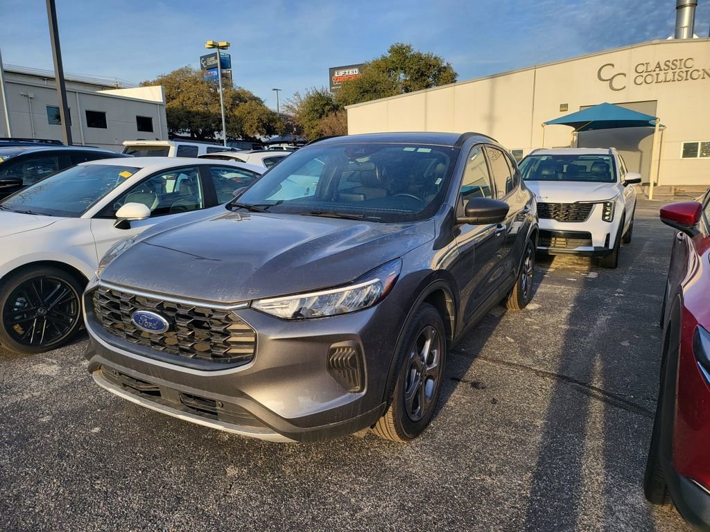 Used 2025 Ford Escape ST-Line image 1
