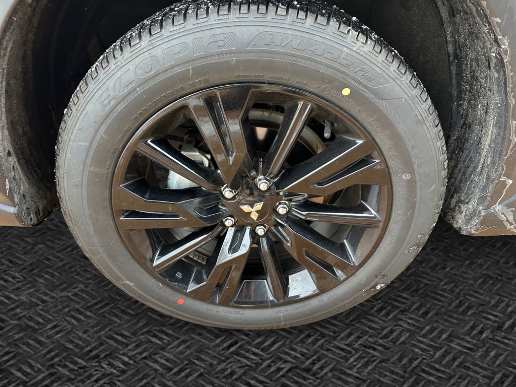 Used 2025 Mitsubishi Eclipse Cross LE image 11