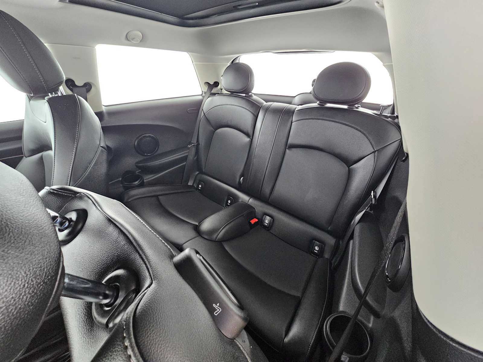 Used 2022 MINI Cooper S image 18